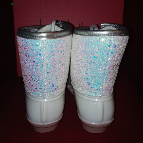 NIB Girls White Glitter Duck Shoes sz13 - Picture 2 of 3